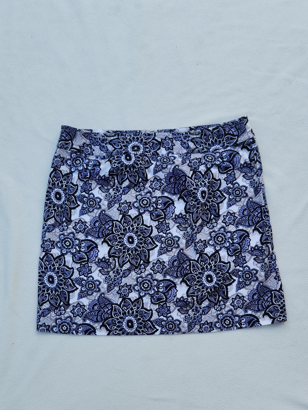 ​LOFT Blue & Black Paisley Floral Skirt - Cotton Blend Stretch (Size 12)